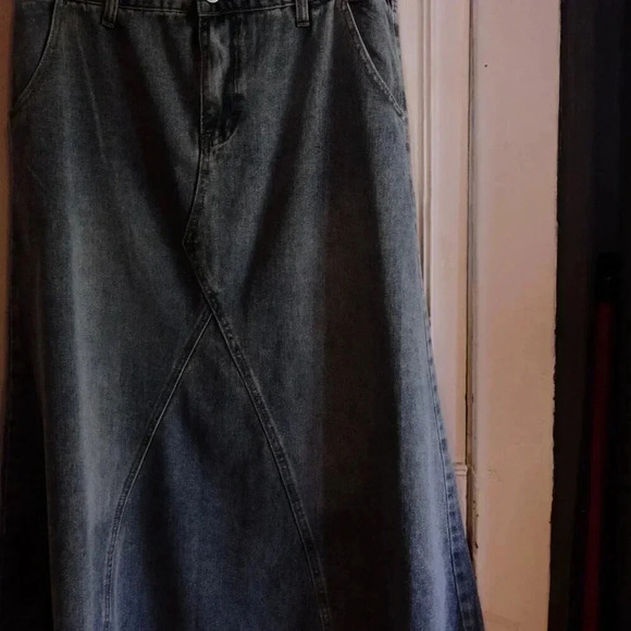 Maxi Denim Skirt M-L - Picture 6 of 6